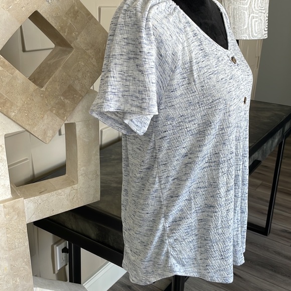 Verve Ami top white blue V neck short sleeve Size Medium - Picture 2 of 8
